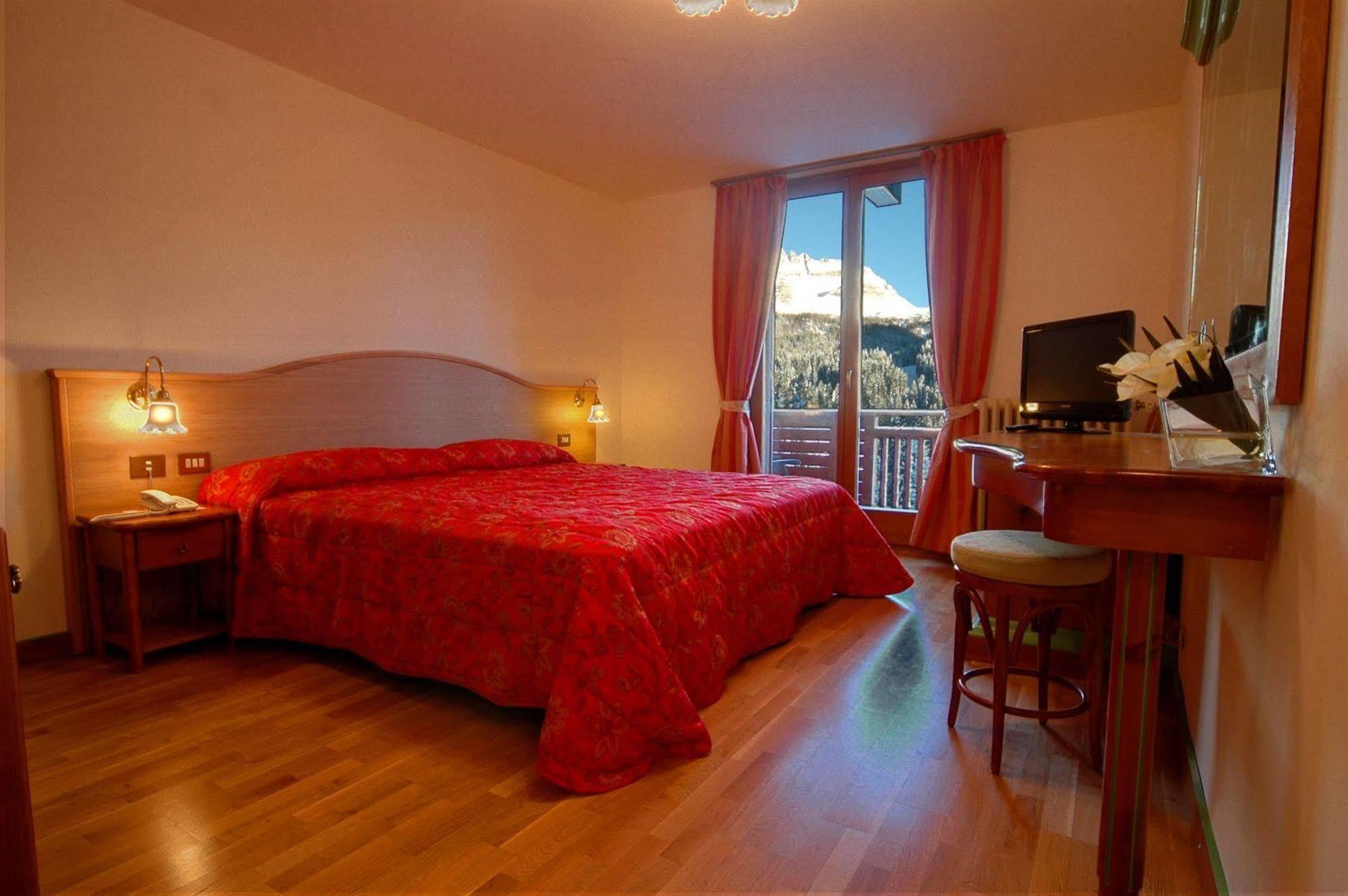 Carlo Magno Hotel Spa Resort Madonna di Campiglio Exterior photo