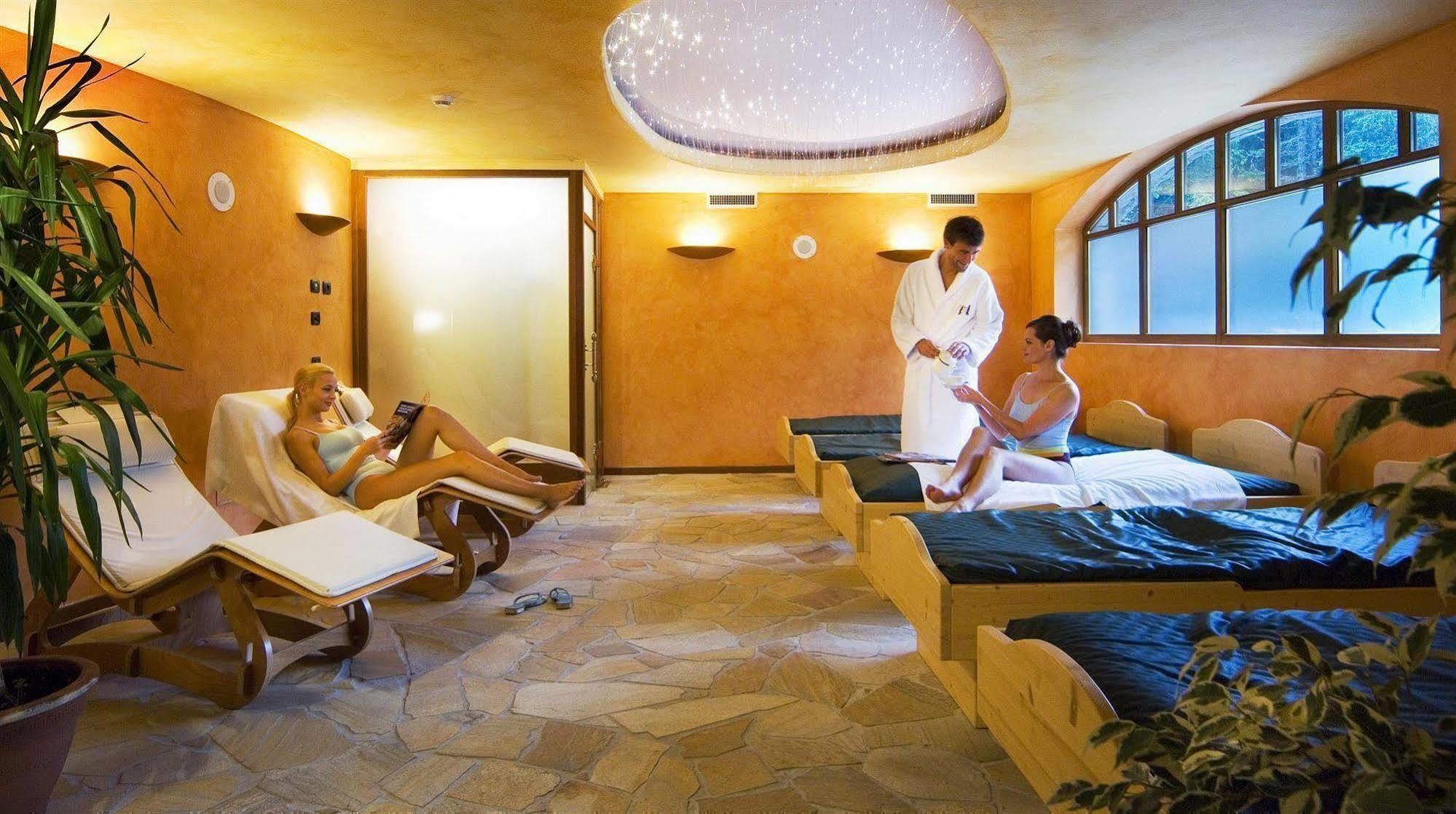 Carlo Magno Hotel Spa Resort Madonna di Campiglio Exterior photo
